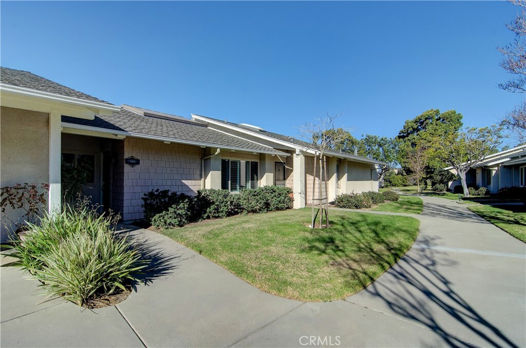 Property Photo:  8685 Merced Circle 1012 B  CA 92646 