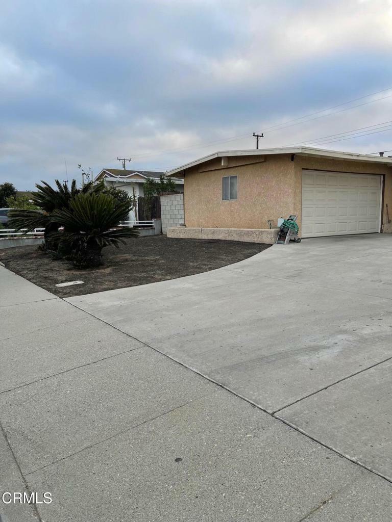 Property Photo:  3201 Madera Place  CA 93033 