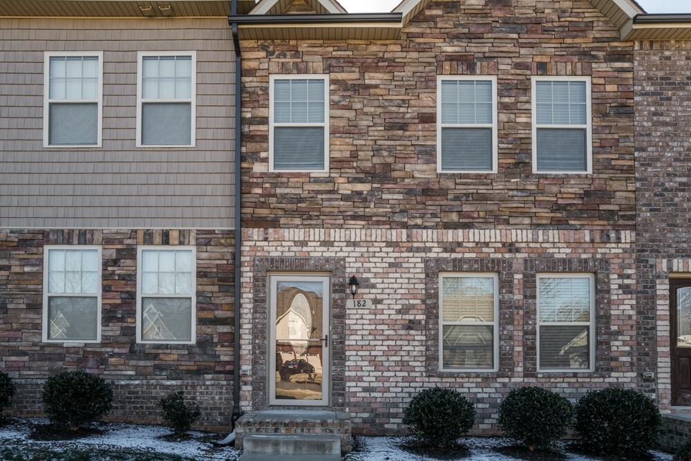 Property Photo: 182 Dundee Drive TN 37043
