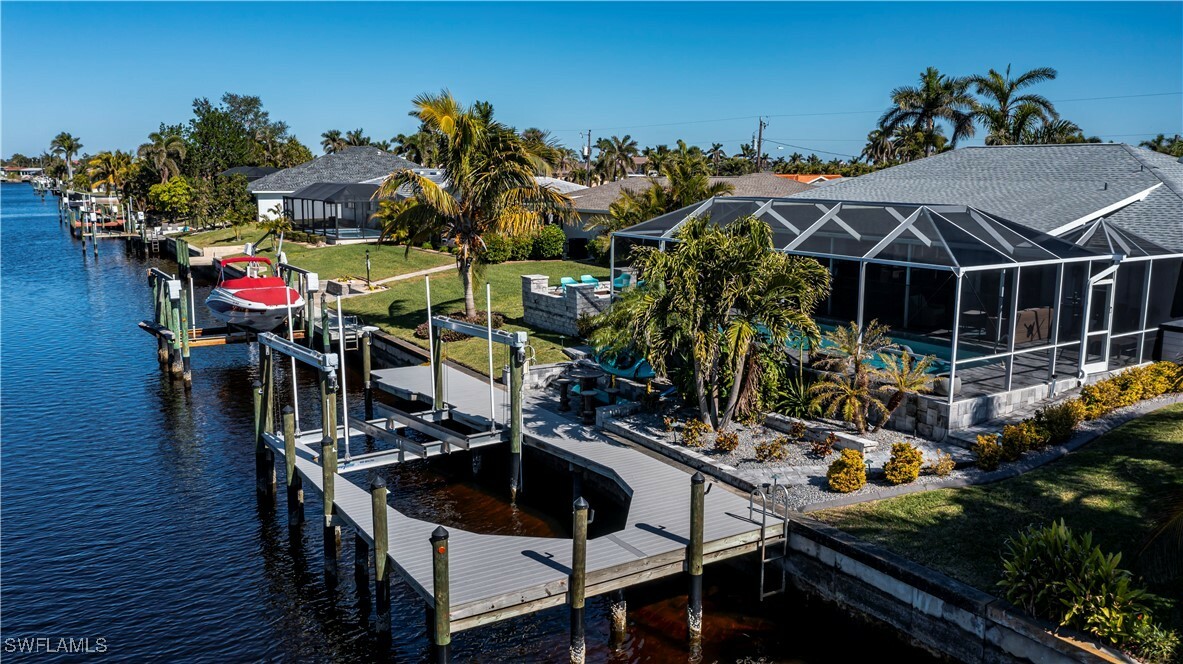 Property Photo: 3328 SE 18th Avenue FL 33904