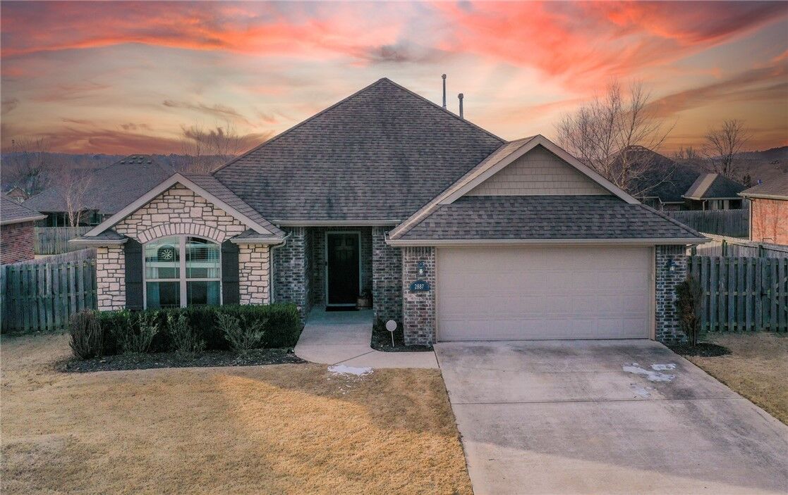 Property Photo: 2887 W Millstone Drive AR 72704