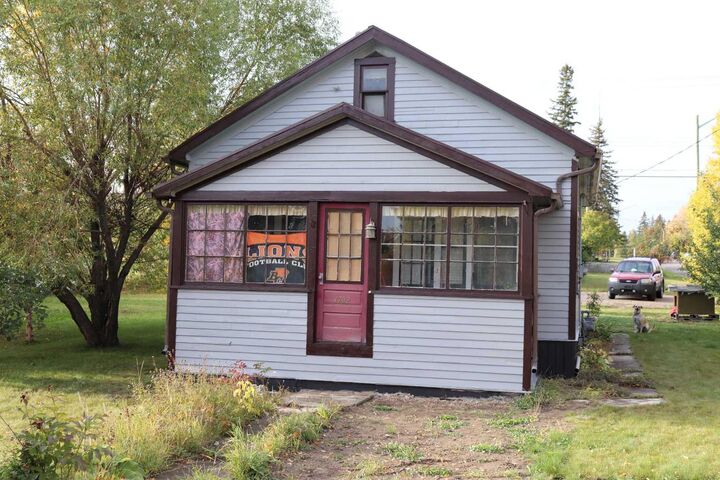 4702 4 Avenue — photo 1