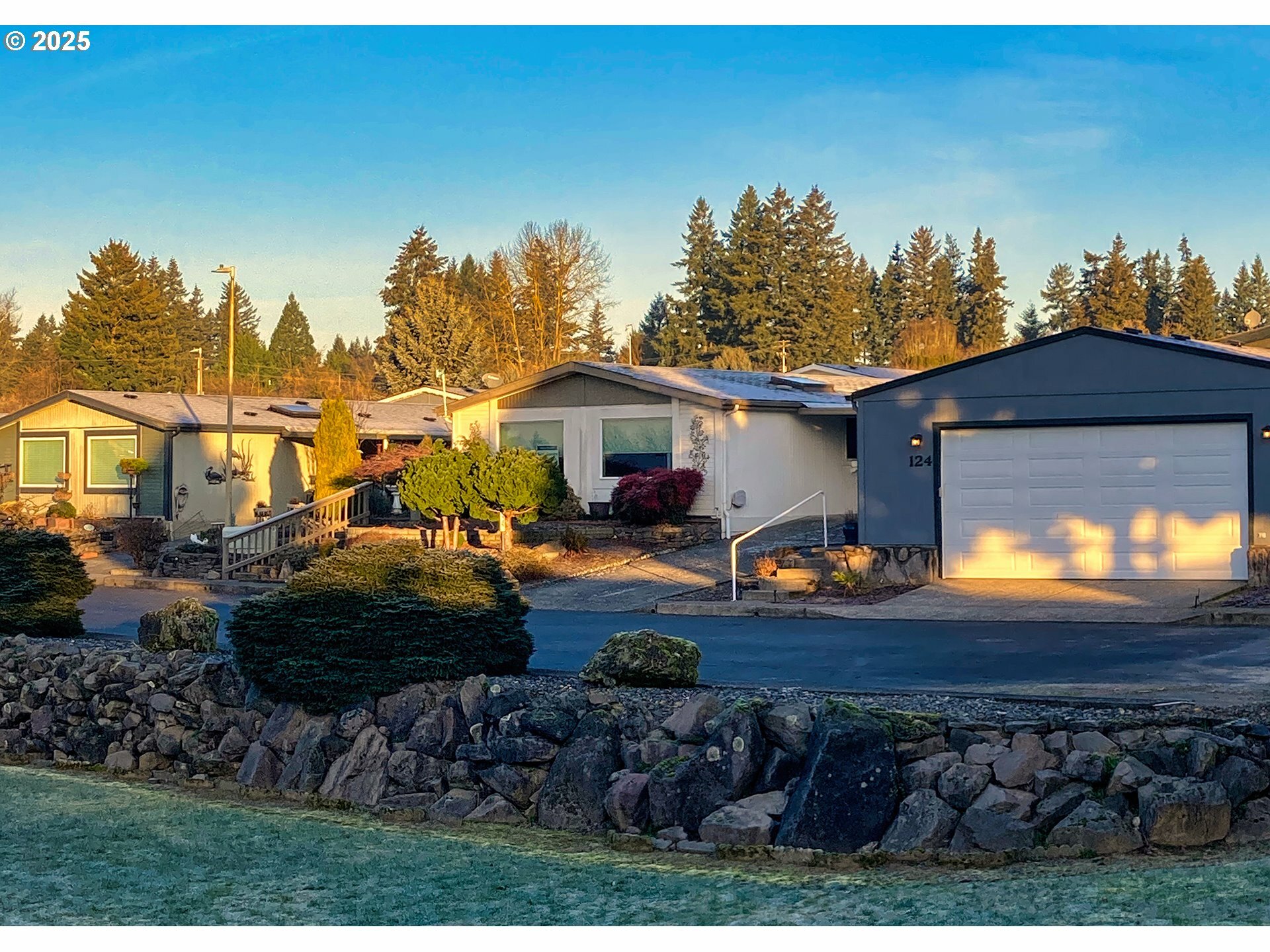 Property Photo:  17401 SE 39th St 125  WA 98683 