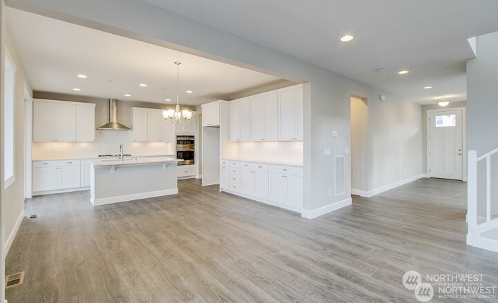 Property Photo:  2401  Barn Door Court 38  WA 98248 