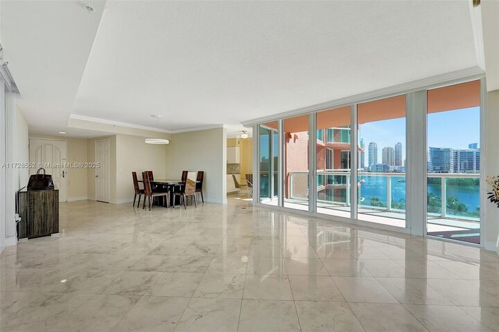 Property Photo:  3370 Hidden Bay Dr 910  FL 33180 