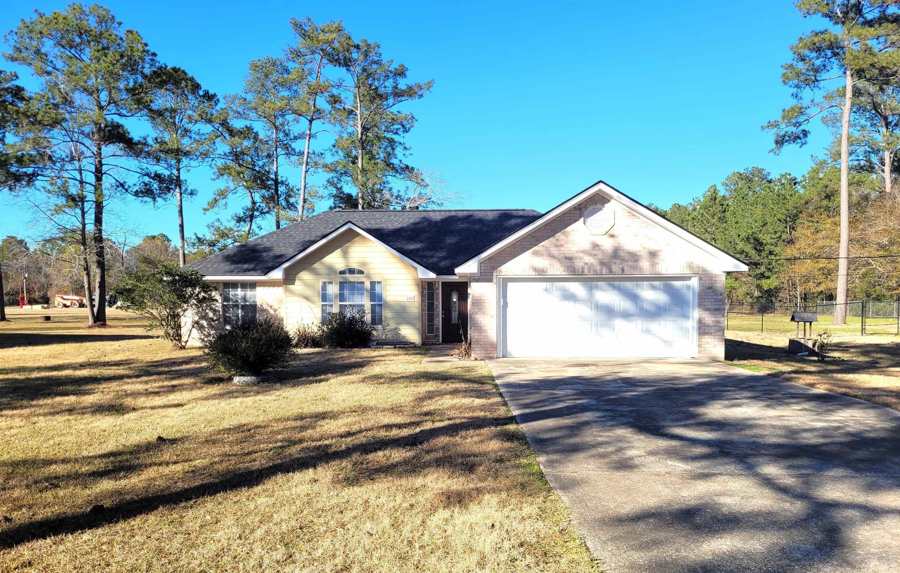 Property Photo:  109 Matthews  TX 77657 