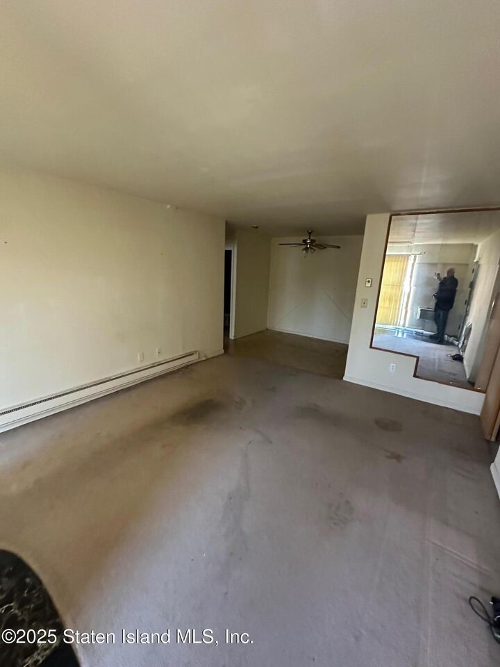 Property Photo:  39 Vera Street A  NY 10305 