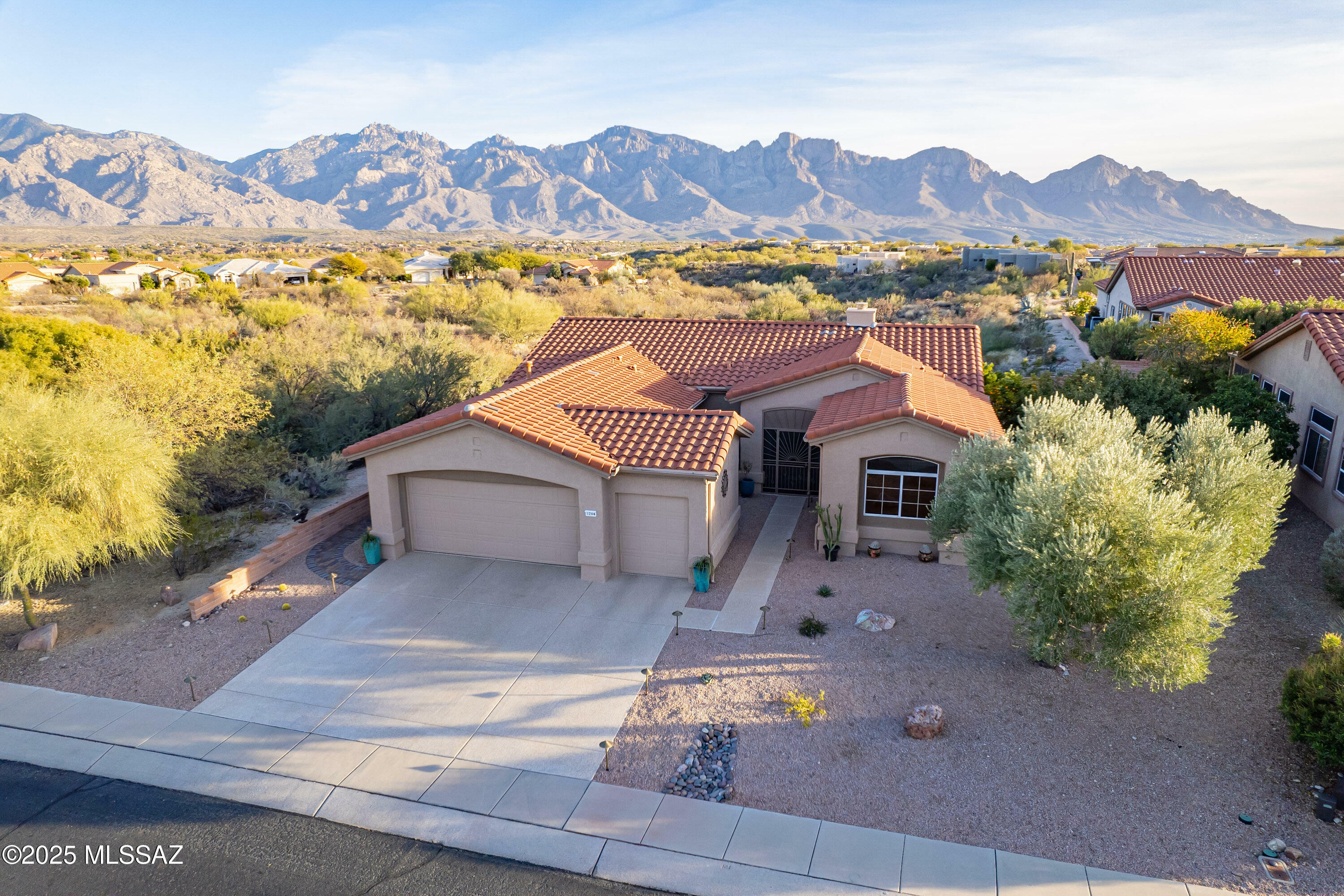 Property Photo:  1204 E Royal Oak Road  AZ 85755 