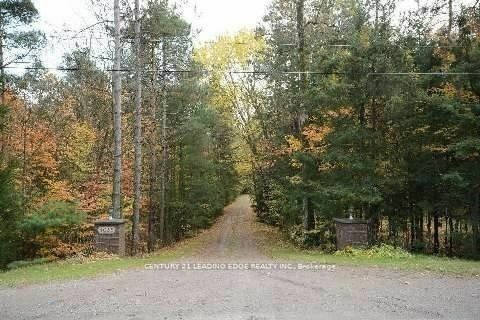 Property Photo: 4035 Aurora Road ON L3Y 4W1