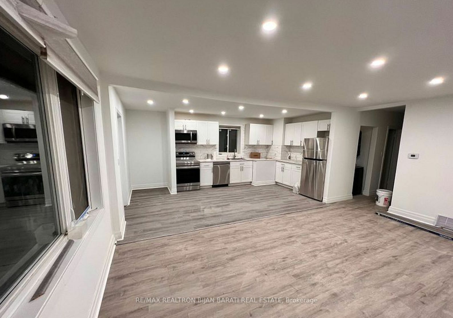 Photo de la propriété:  208 Olive Ave  ON M2N 4P6 