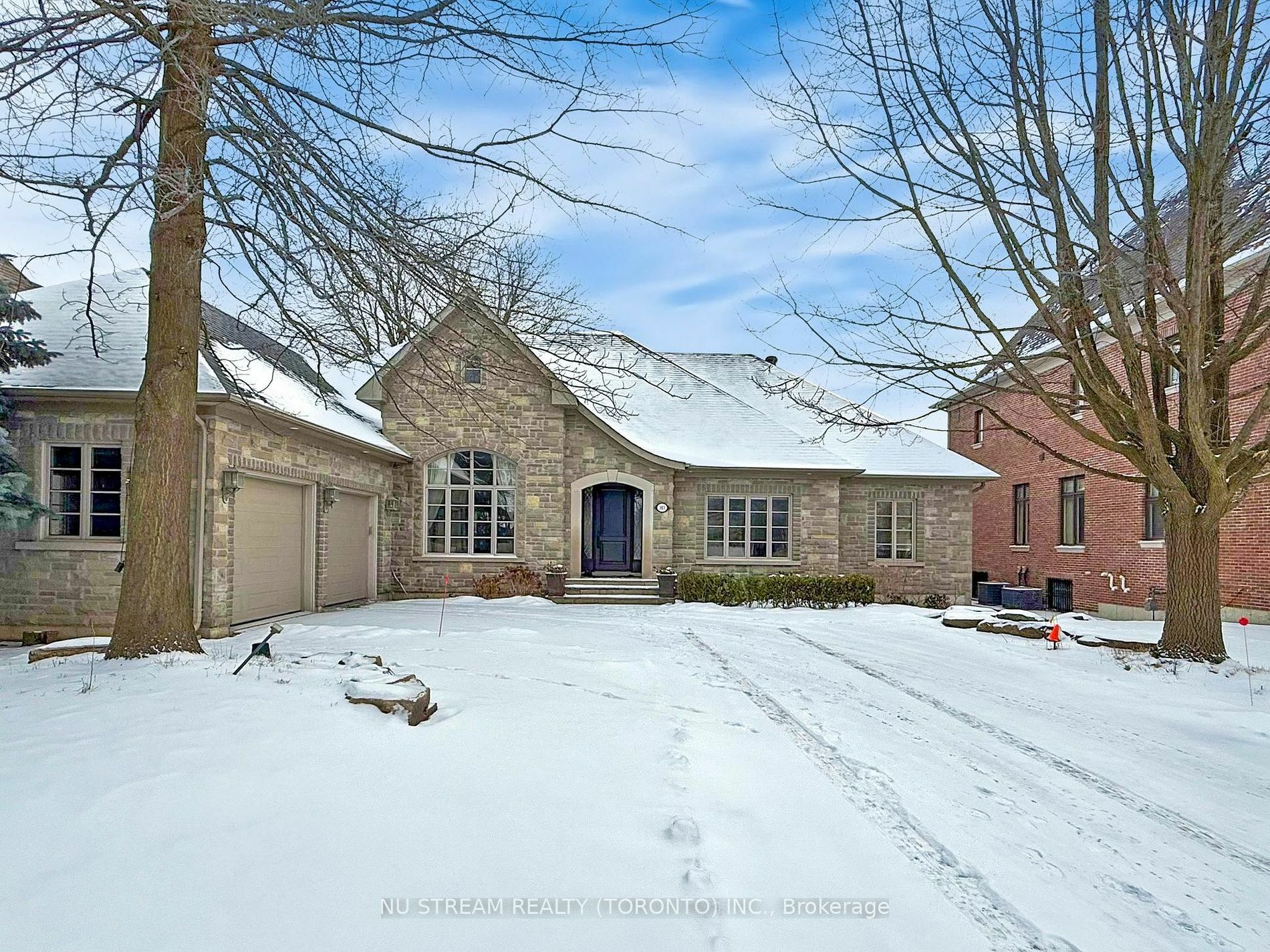 Property Photo:  103 Duncan Rd  ON L4C 6J4 