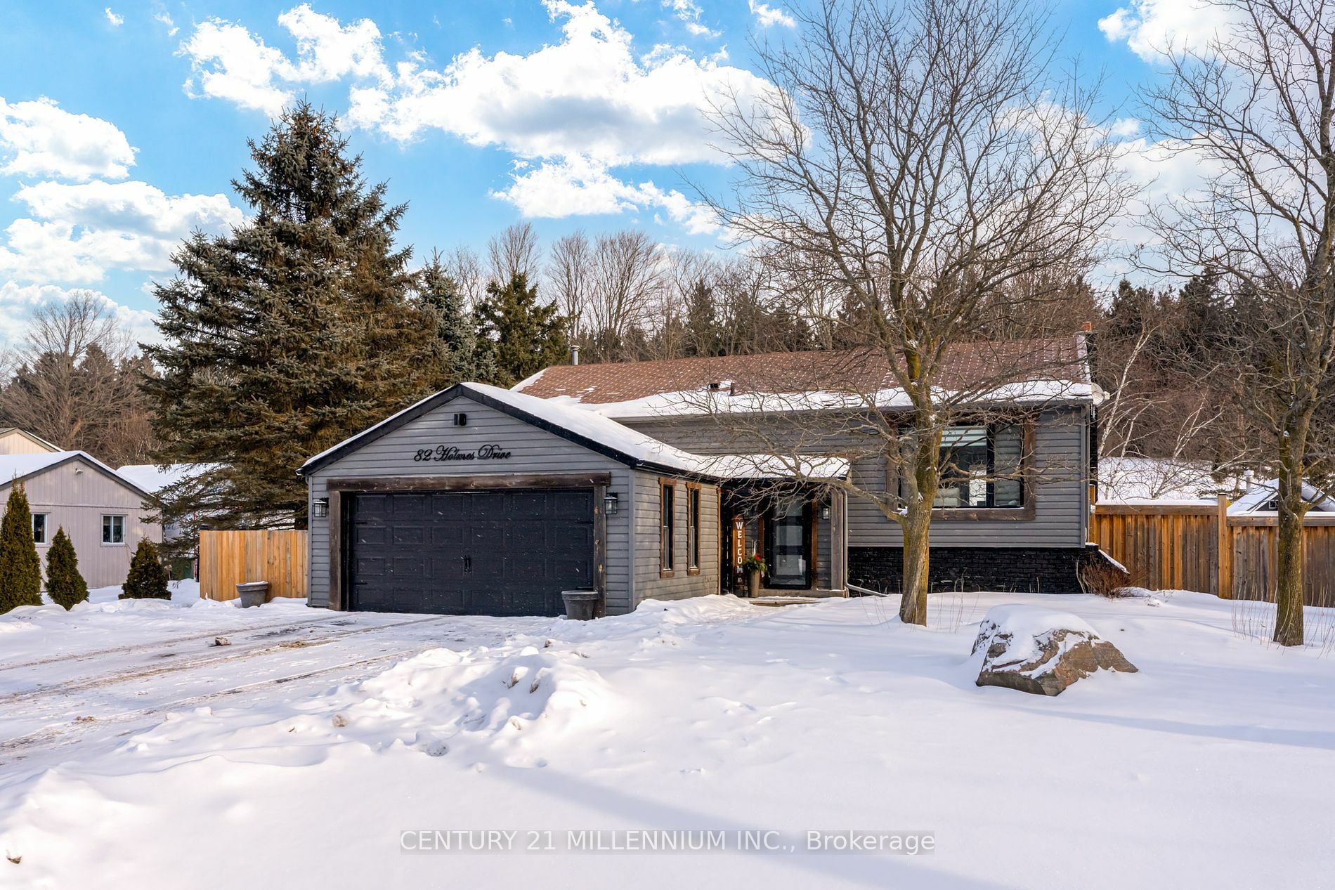 Property Photo:  82 Holmes Dr  ON L7K 0A5 