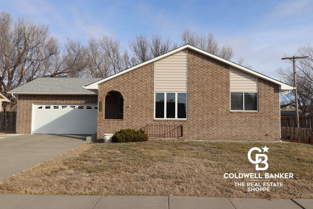 Property Photo: 2302 N Mohawk Drive KS 67846