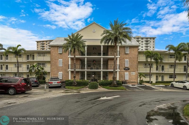 Property Photo:  450 Paradise Isle Blvd 302  FL 33009 