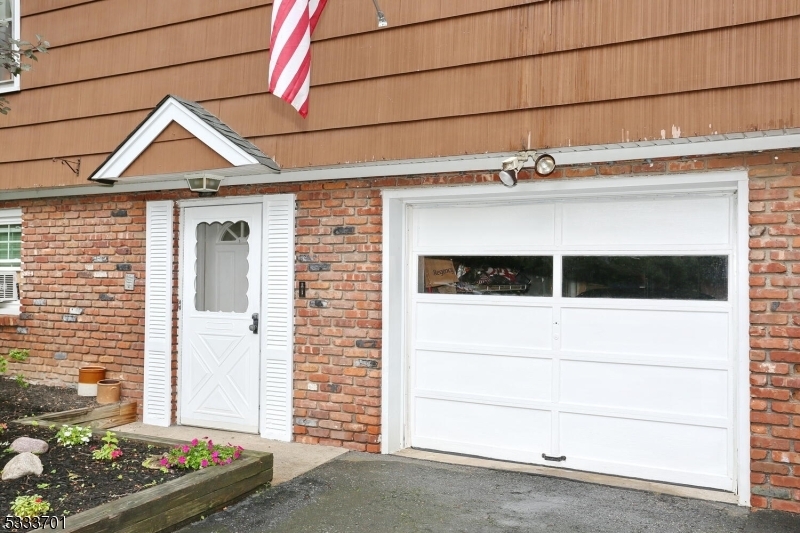 Property Photo:  65 Oakwood Dr  NJ 07456 