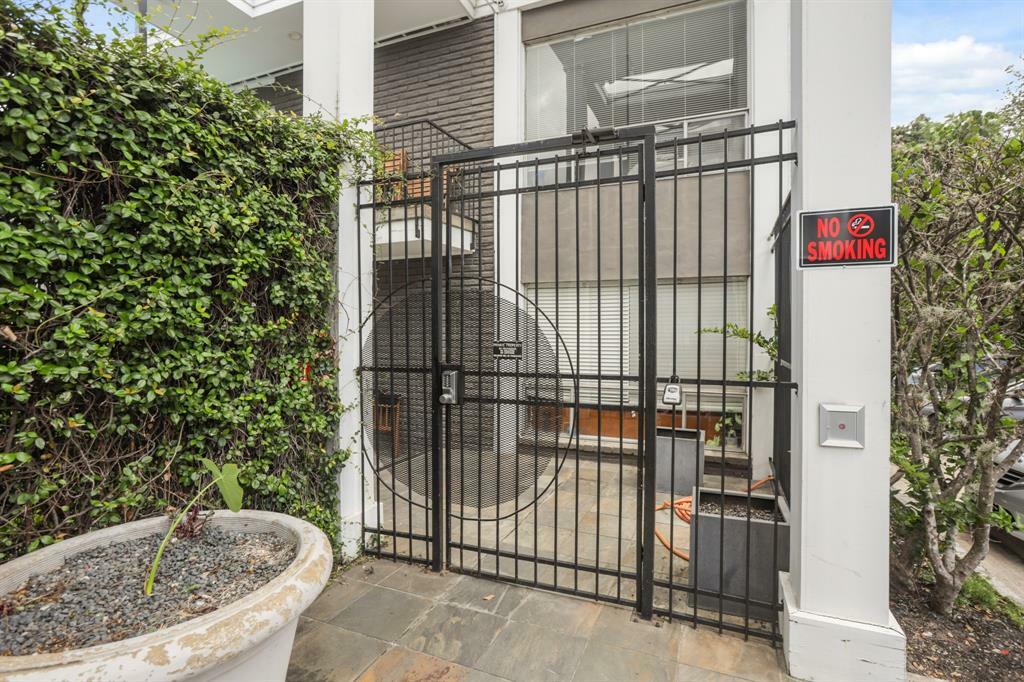 Property Photo: 3602 Garrott Street 19 TX 77006