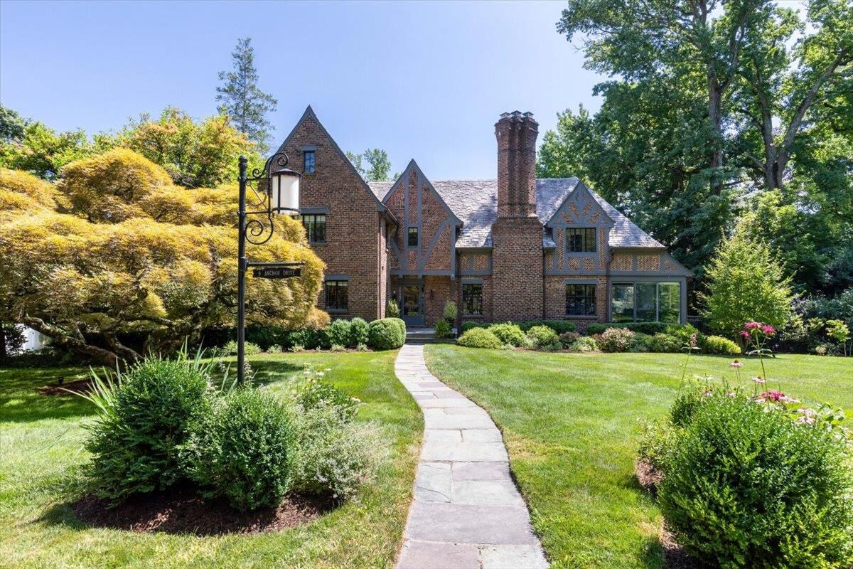 Property Photo:  9 Anchor Drive  NY 10580 