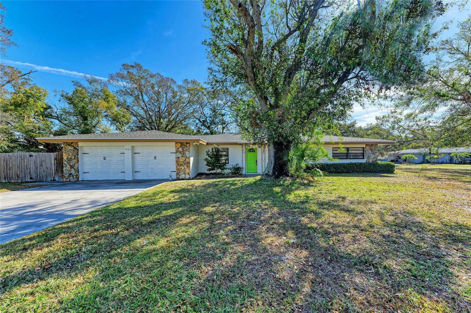 Property Photo:  1625 Bravo Drive  FL 33764 