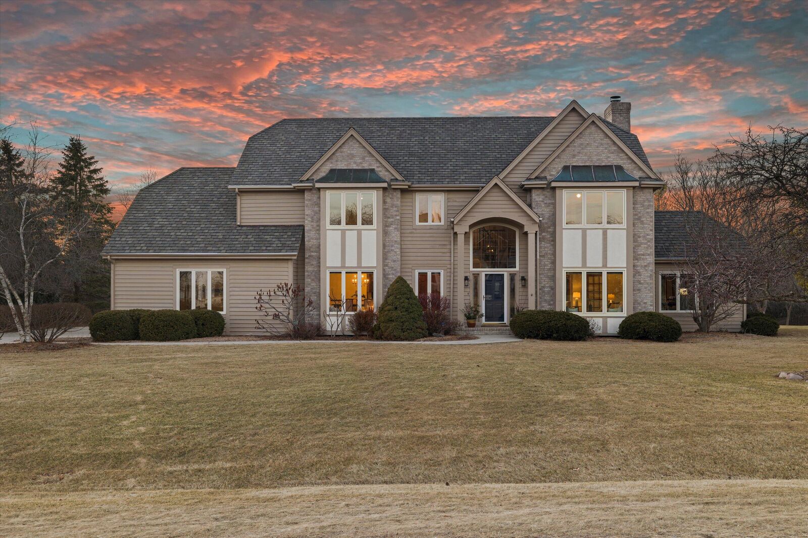 Property Photo: 10431 N Gazebo Hill Pkwy WI 53092