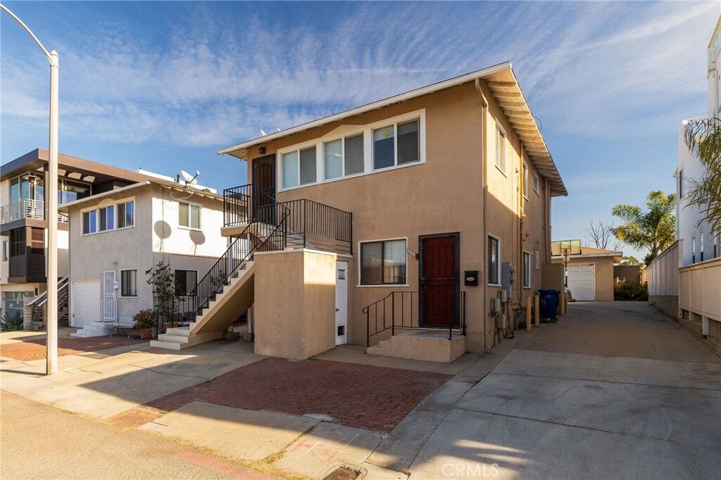 Property Photo: 714 Loma Drive CA 90254