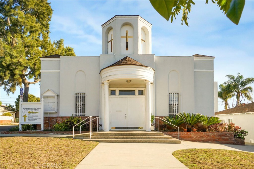 Property Photo: 836 844 Cedar Street CA 90405