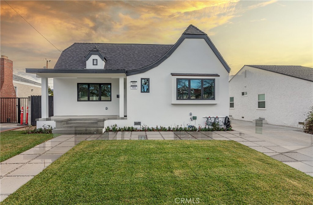 Property Photo:  902 N Avon Street  CA 91505 