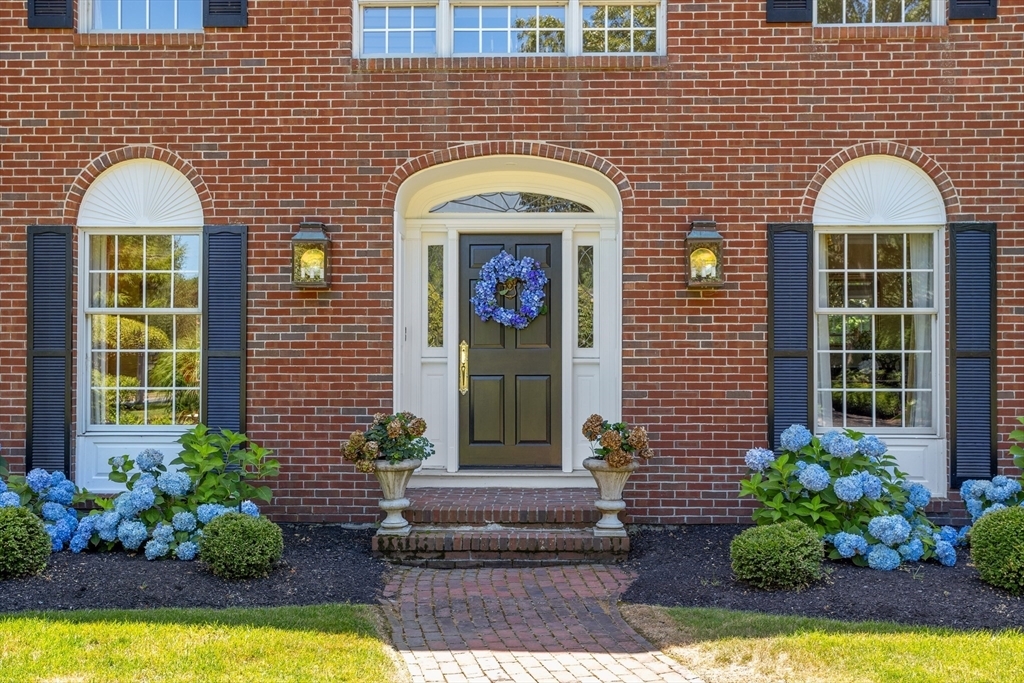 Property Photo:  7 Lothrop Circle  MA 02420 