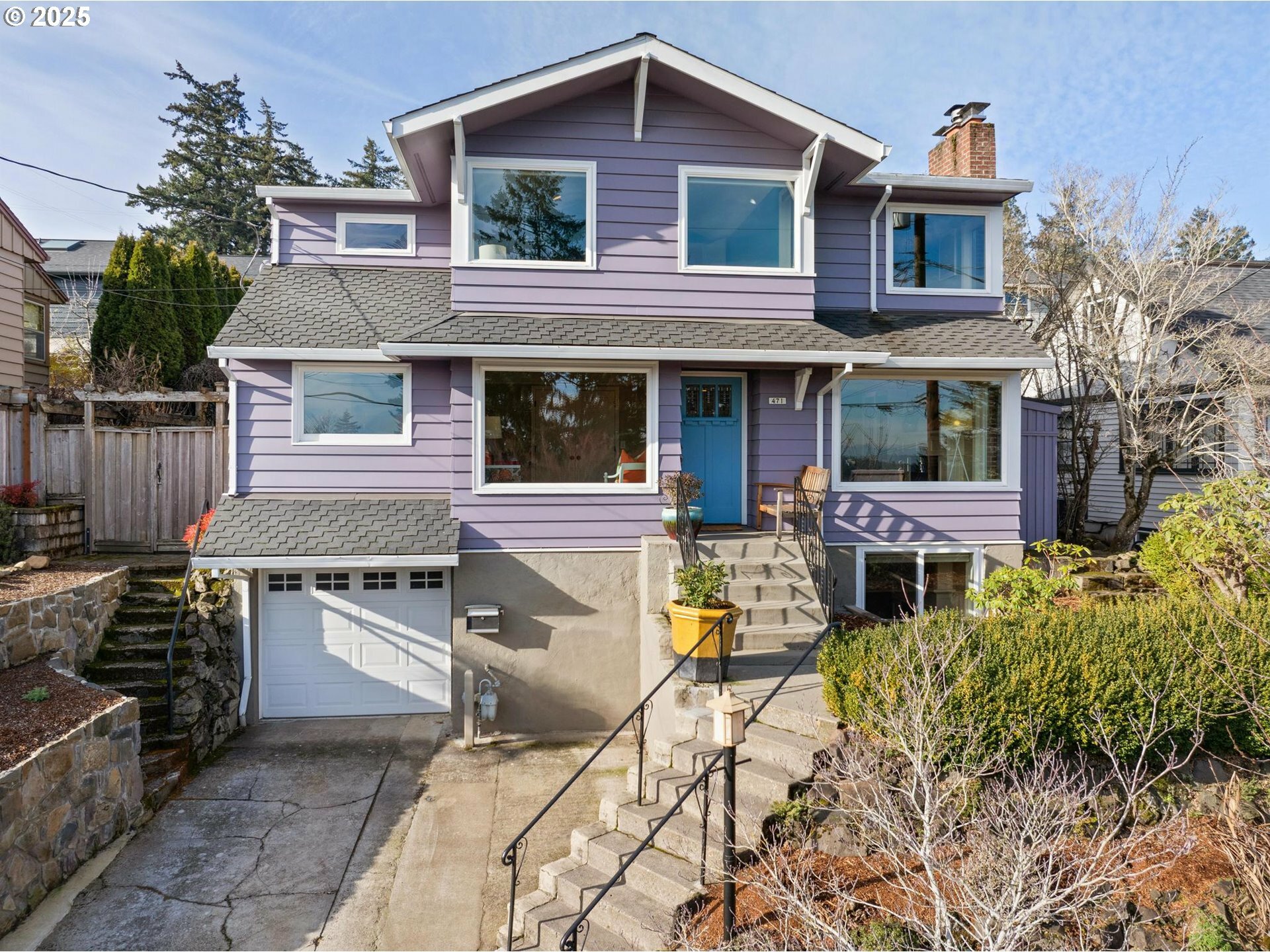 Property Photo:  471 SE 72nd Ave  OR 97215 