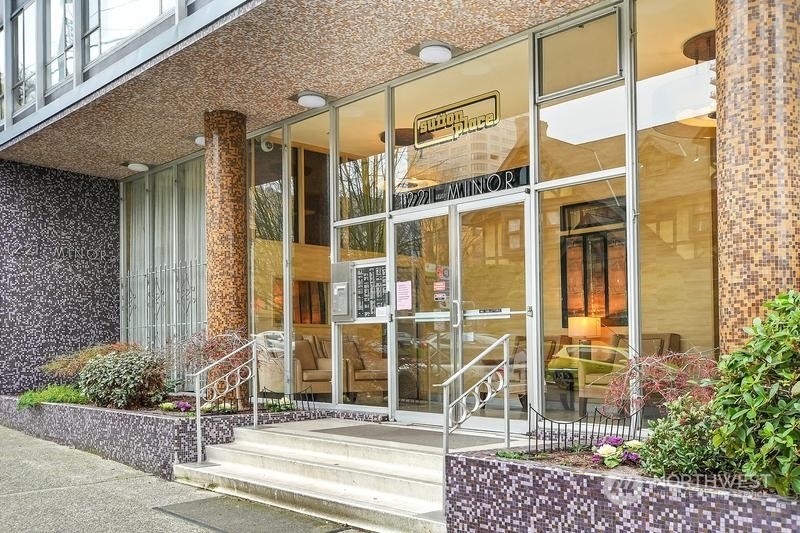 Property Photo: 1221 Minor Avenue 4 WA 98101