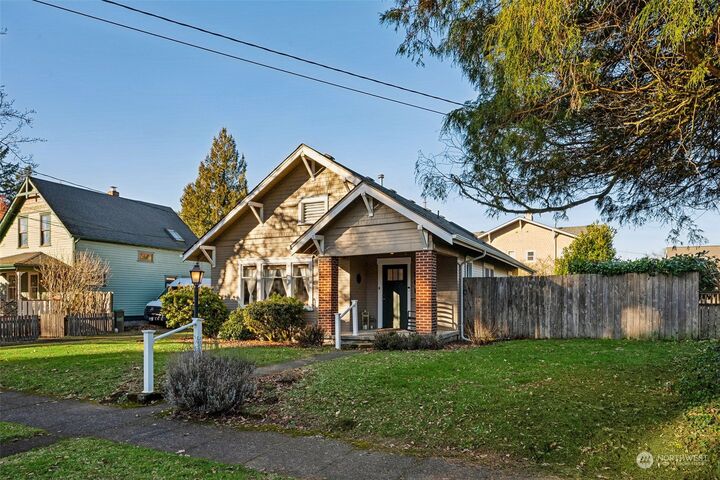 Property Photo: 208 20th Avenue SE WA 98501