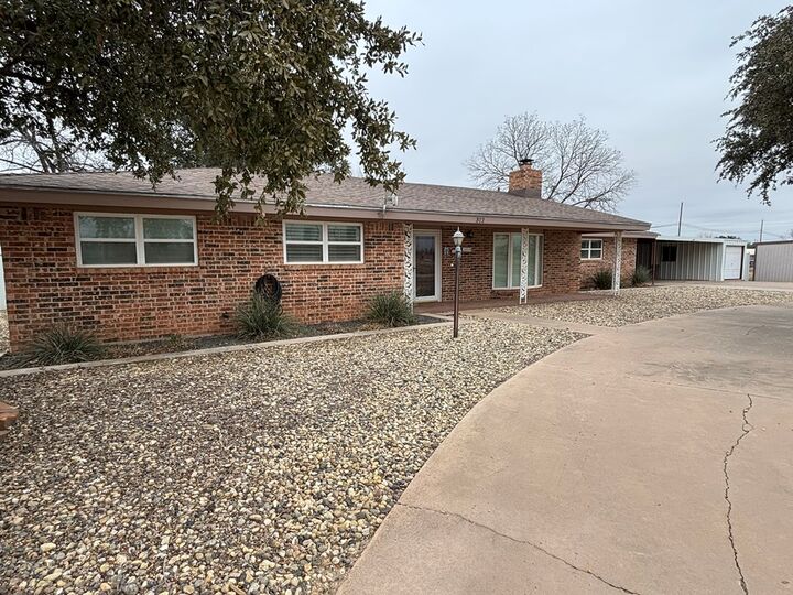 Property Photo: 312 W Main St TX 76933
