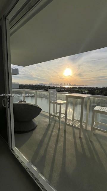 Property Photo: 5750 Collins Ave 14B FL 33140