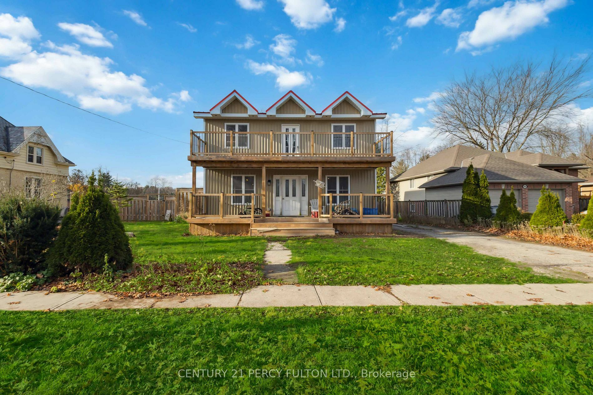 Property Photo:  