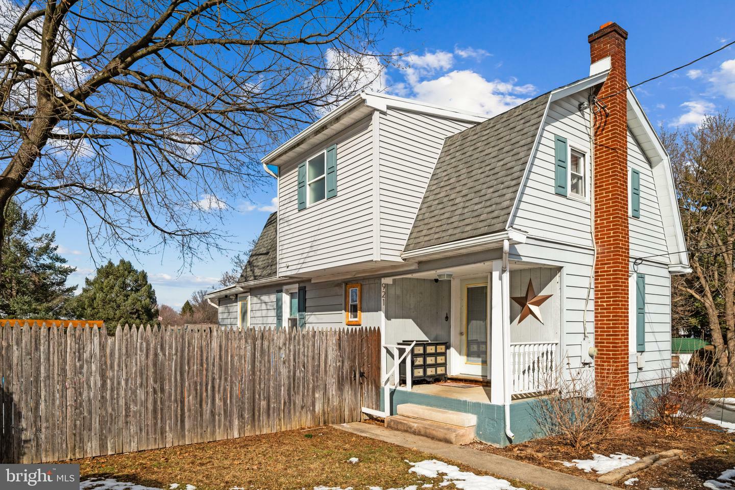 Property Photo: 921 Emma Street PA 17042