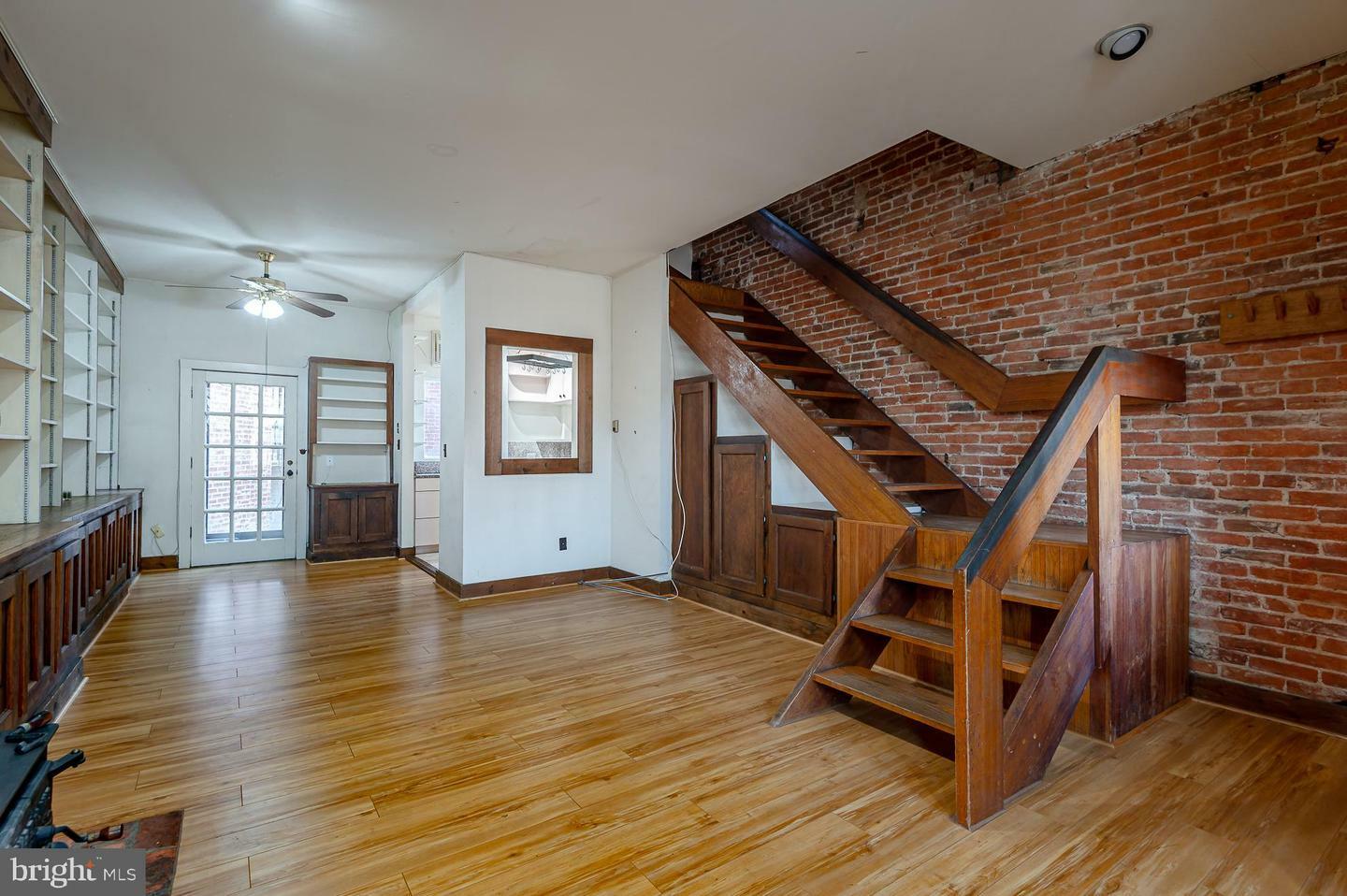 Property Photo:  112 11th Street NE  DC 20002 