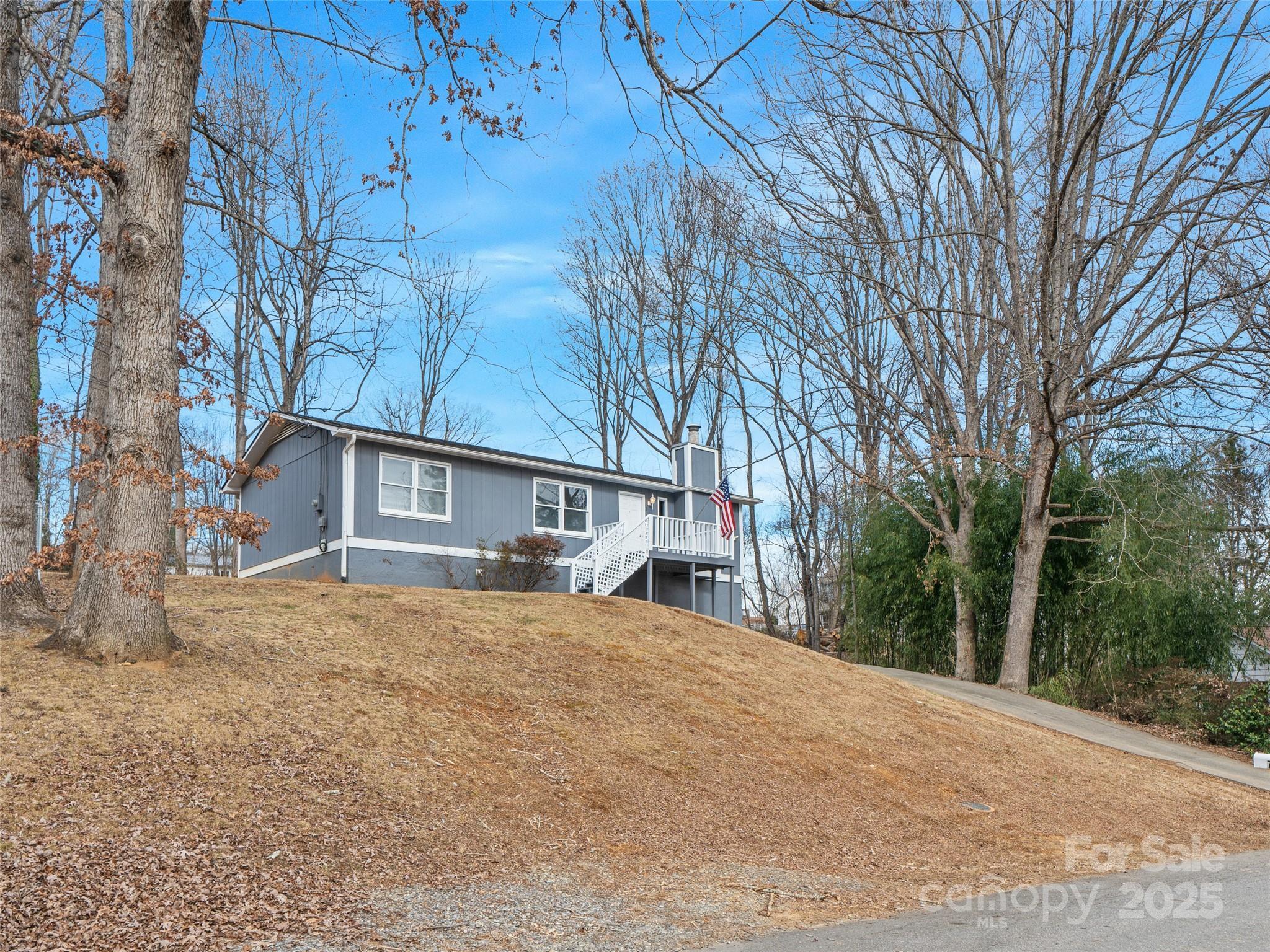 Property Photo: 7 Holcombe Drive NC 28806