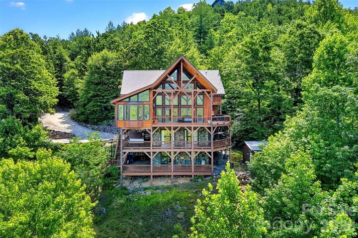 Property Photo: 60 E Valley View Drive NC 28752