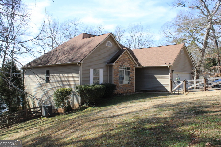 Property Photo:  233 Weavers Lake Front Road  GA 30233 