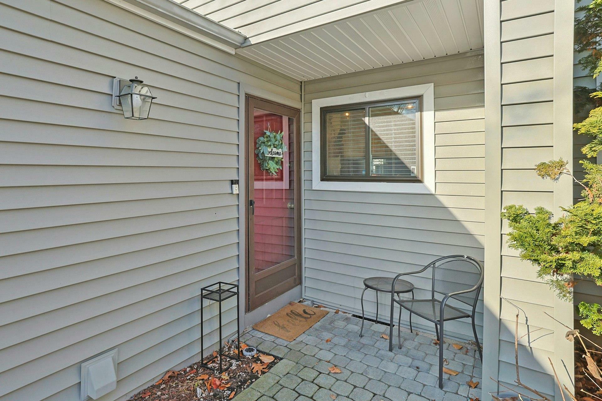 Property Photo:  274 Horseshoe Circle  NY 10562 