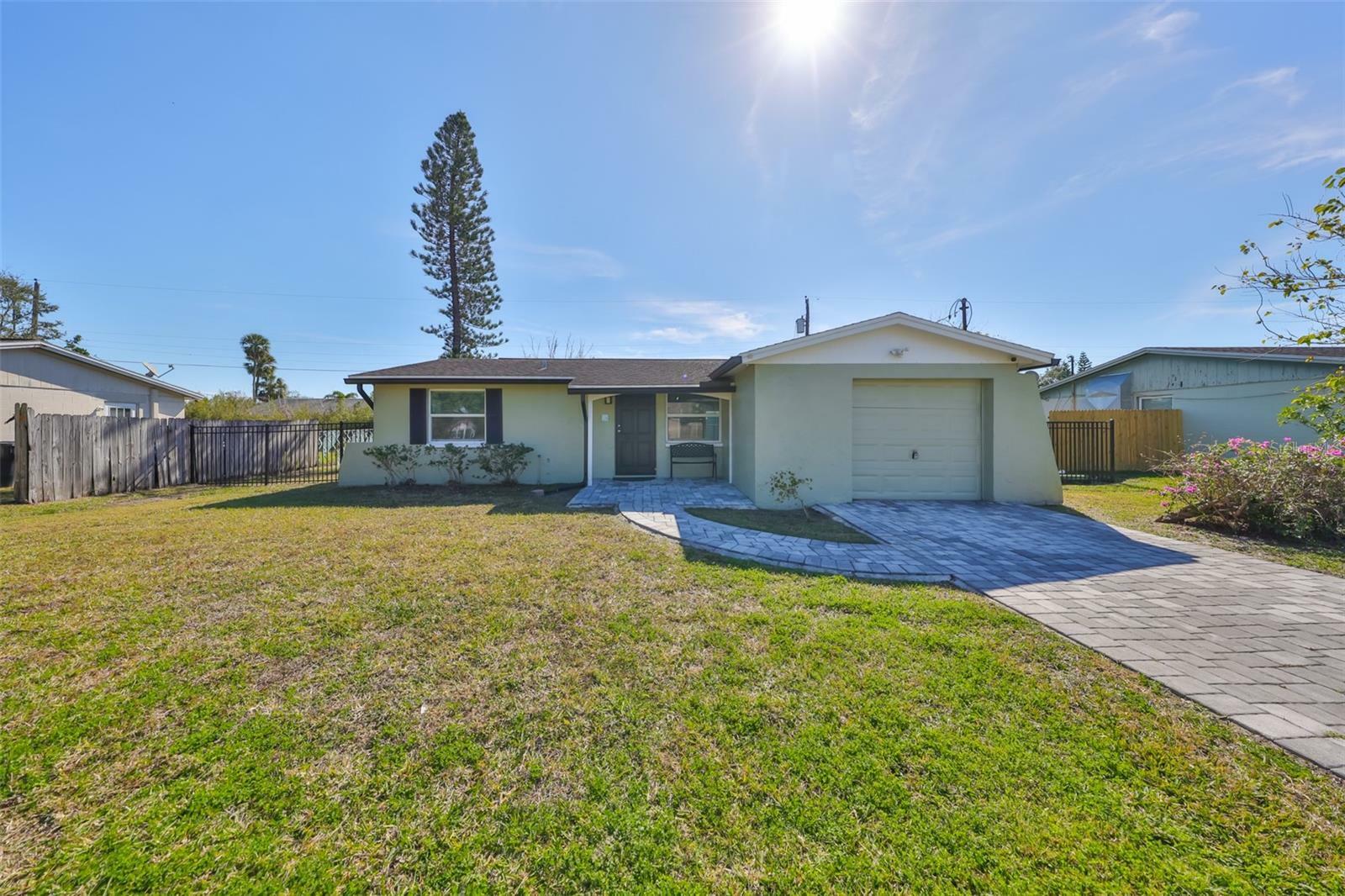 Property Photo: 6025 Florida Circle S FL 33572