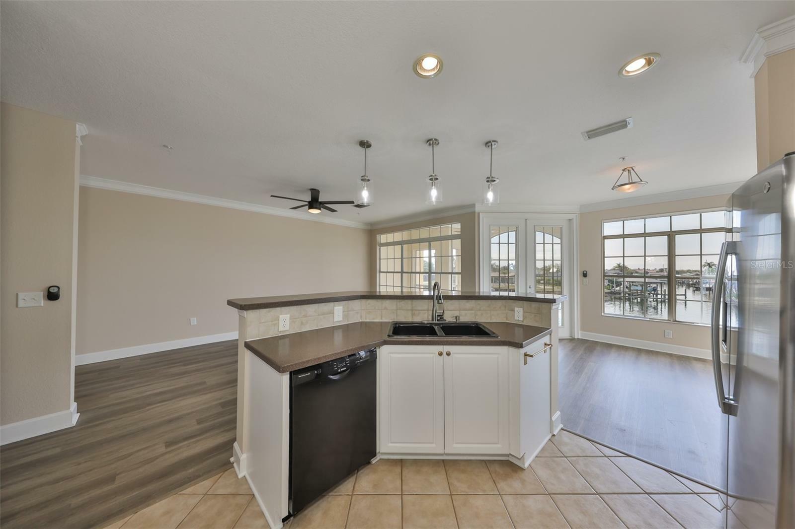 Property Photo:  6440 Sunset Bay Circle  FL 33572 