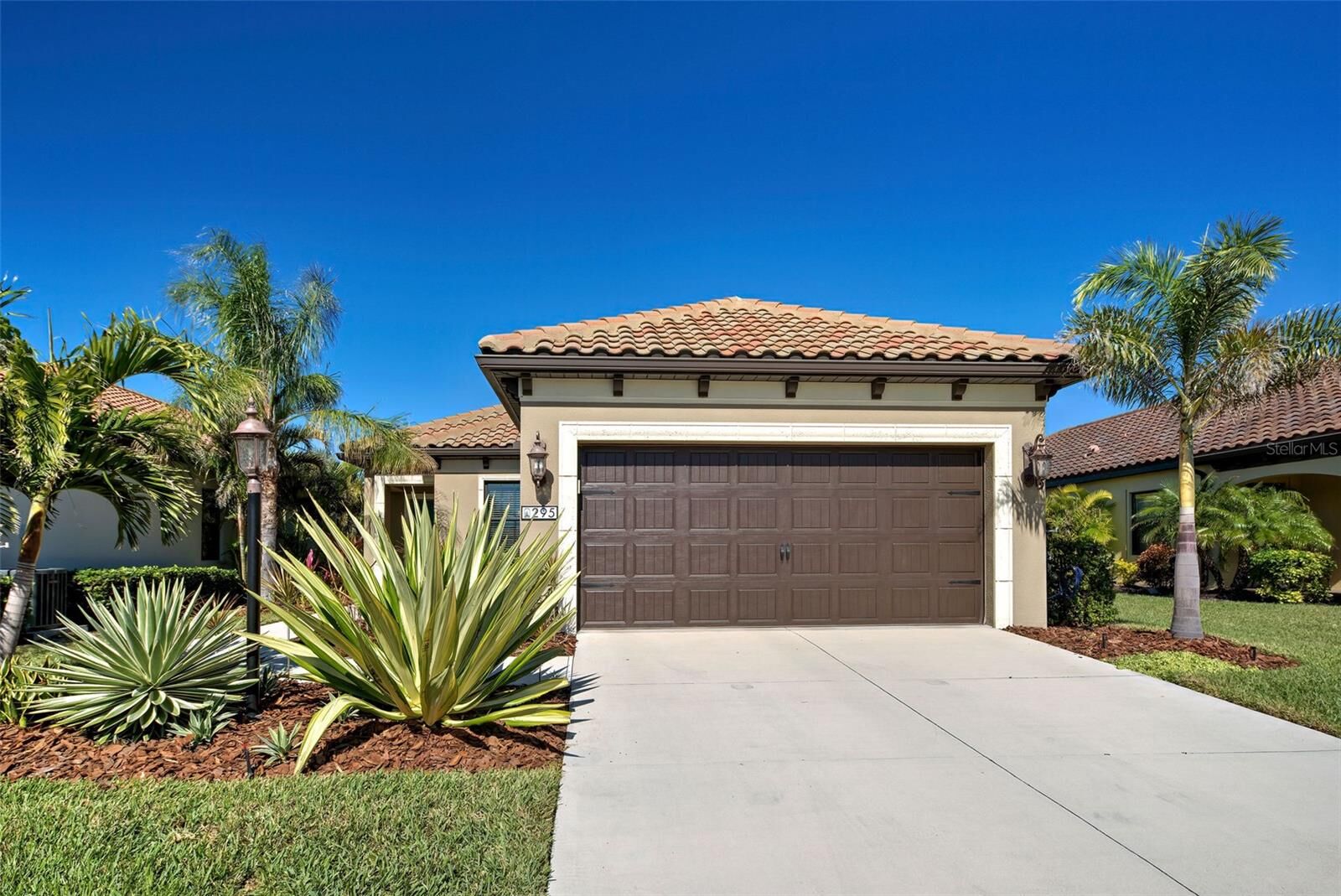 Property Photo: 295 Cassano Drive FL 34275