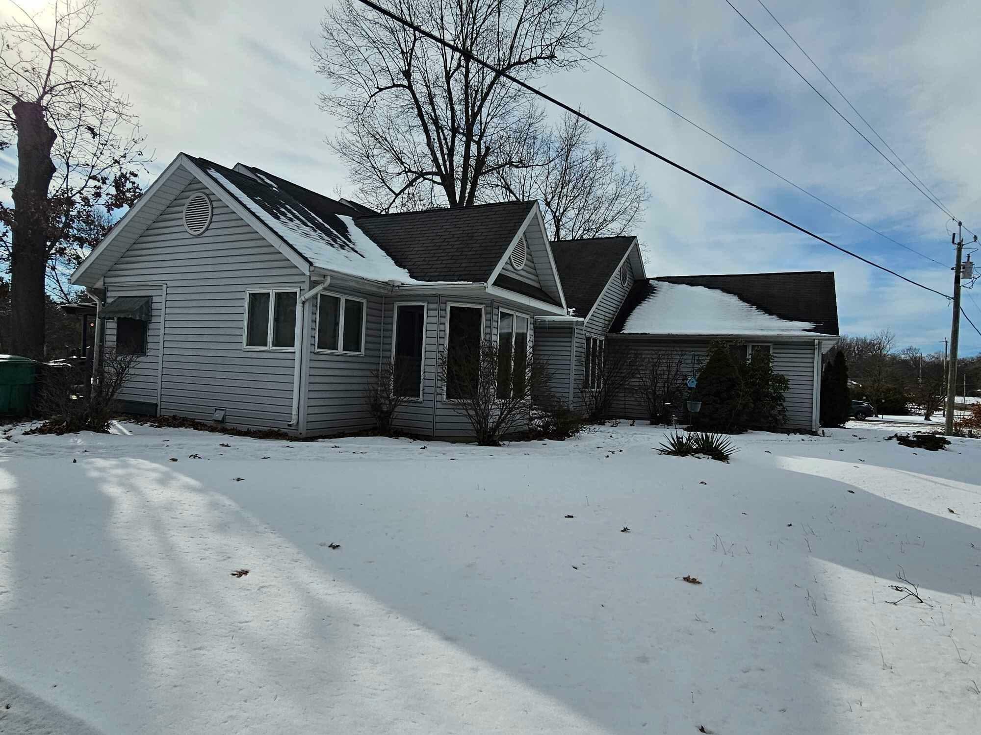 Property Photo:  1820 Ontario Road  MI 49120 