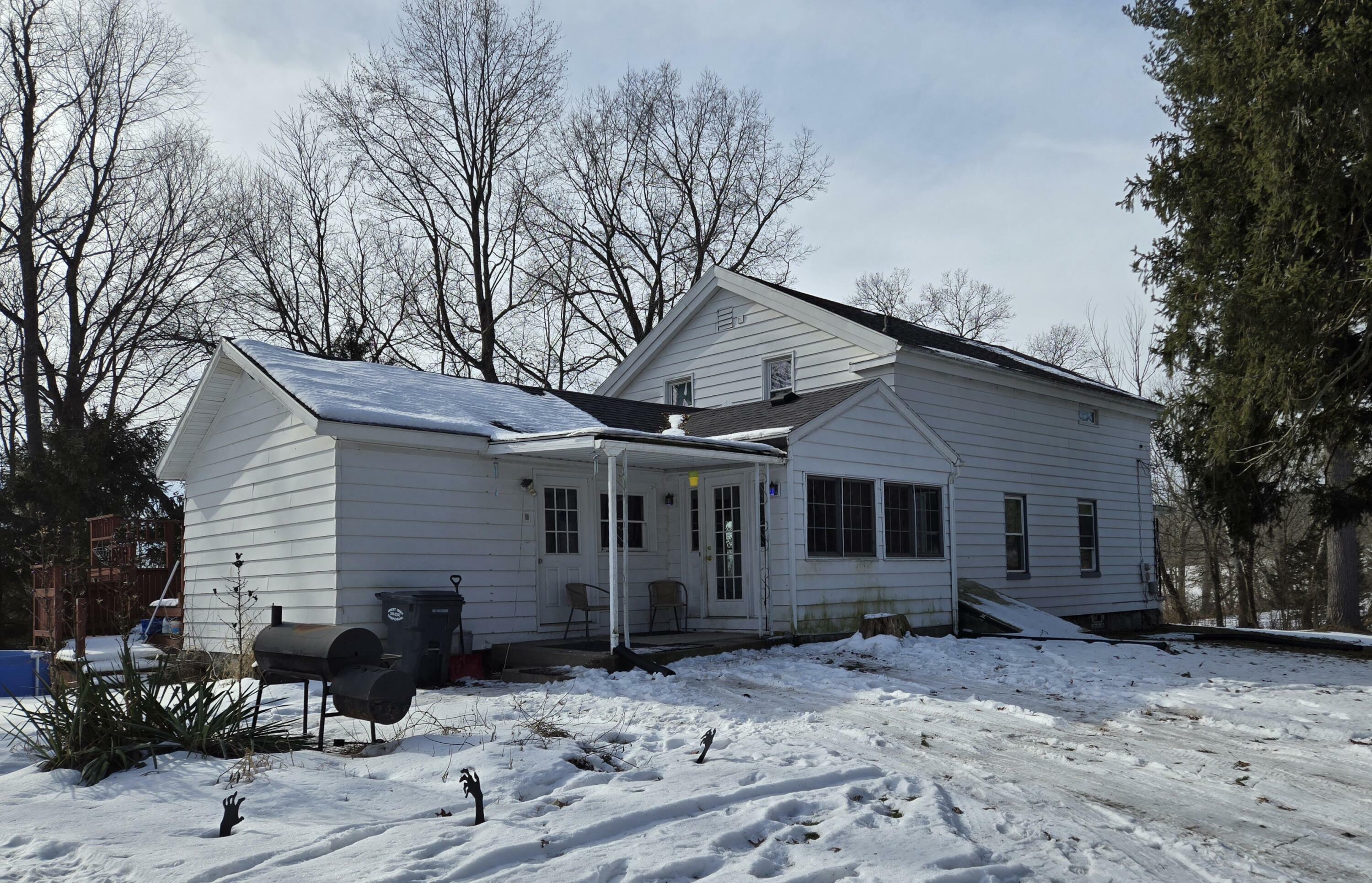 Property Photo:  820 N 35th Street  MI 49053 