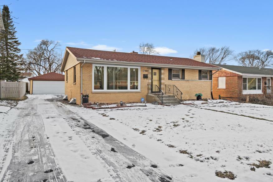 Property Photo:  22408 Lawndale Avenue  IL 60471 