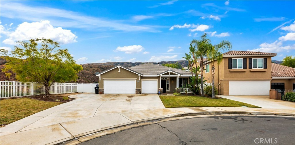 Property Photo:  27675 Trailhead Court  CA 92883 