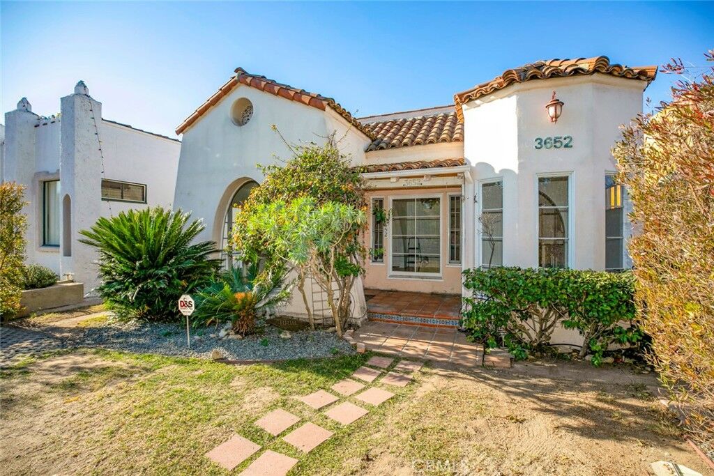 Property Photo:  3652 Brunswick Avenue  CA 90039 