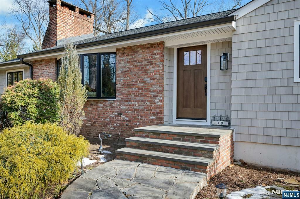 Property Photo:  38 Brookside Terrace  NJ 07006 