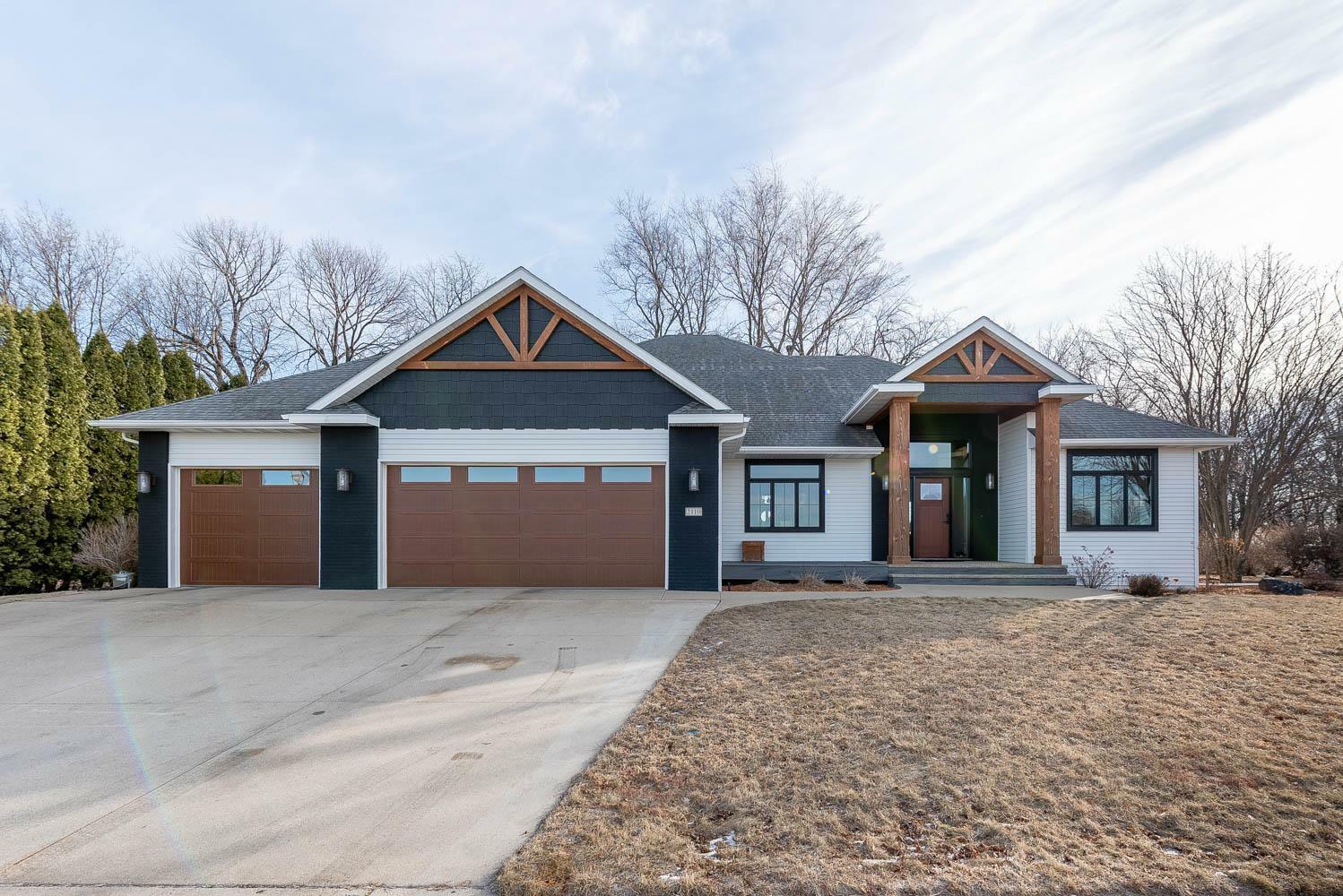 Property Photo:  2110 Coventry Lane  MN 56003 