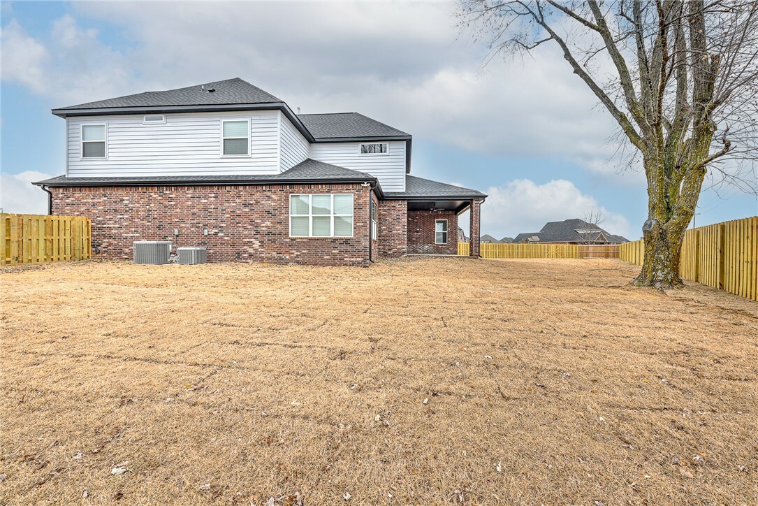 Property Photo:  1400 Breeze Court  AR 72713 